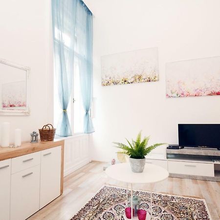 Lillybeth City Center Apartments Budapest Eksteriør billede