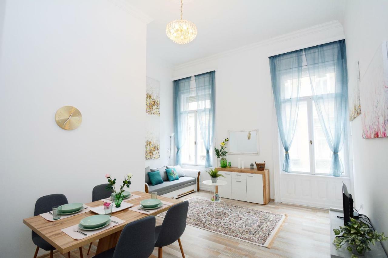 Lillybeth City Center Apartments Budapest Eksteriør billede
