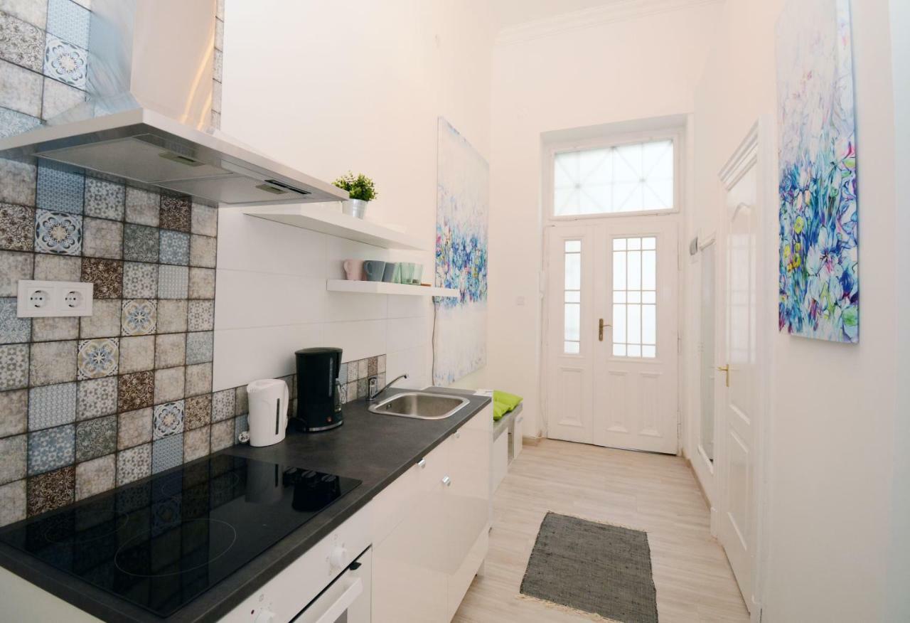 Lillybeth City Center Apartments Budapest Eksteriør billede