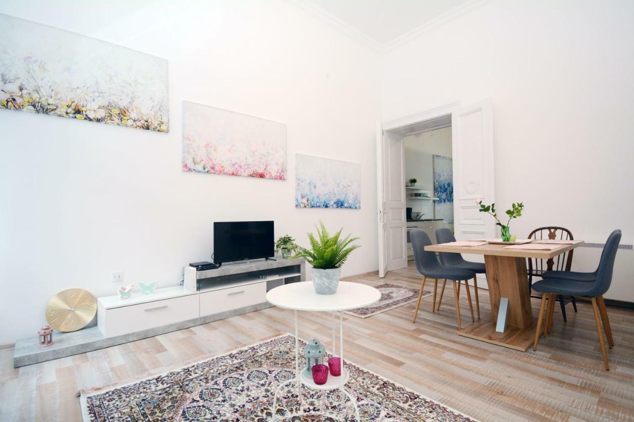Lillybeth City Center Apartments Budapest Eksteriør billede