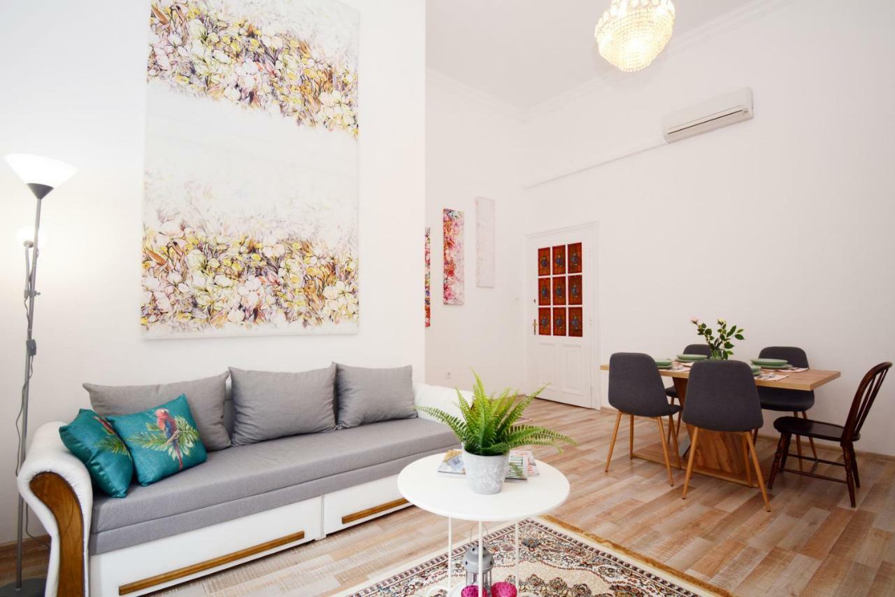 Lillybeth City Center Apartments Budapest Eksteriør billede