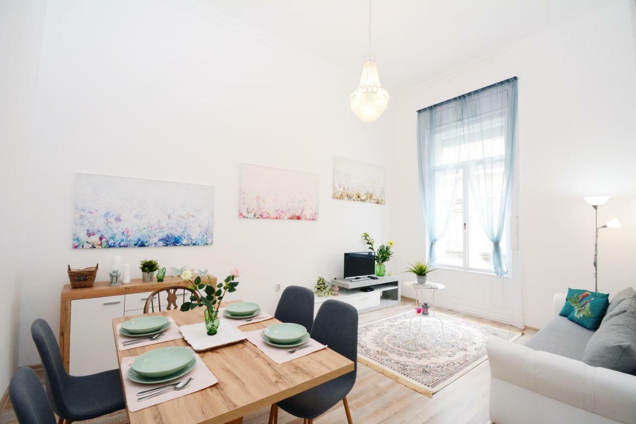 Lillybeth City Center Apartments Budapest Eksteriør billede